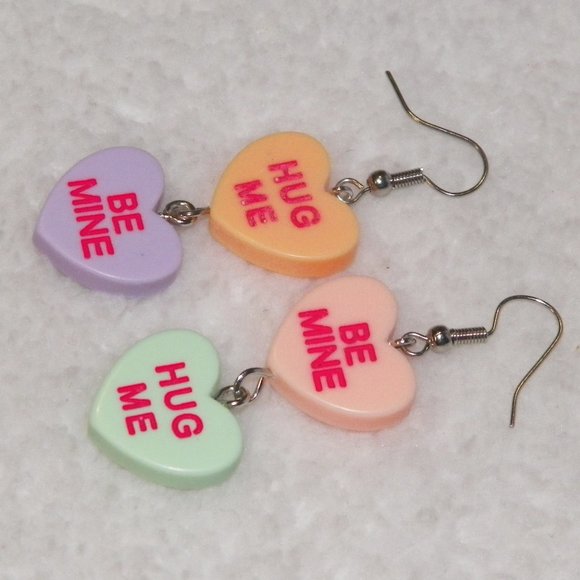 💘NEW💘Valentine Double Conversation Hearts Earrings Silver Dangle - Picture 4 of 6